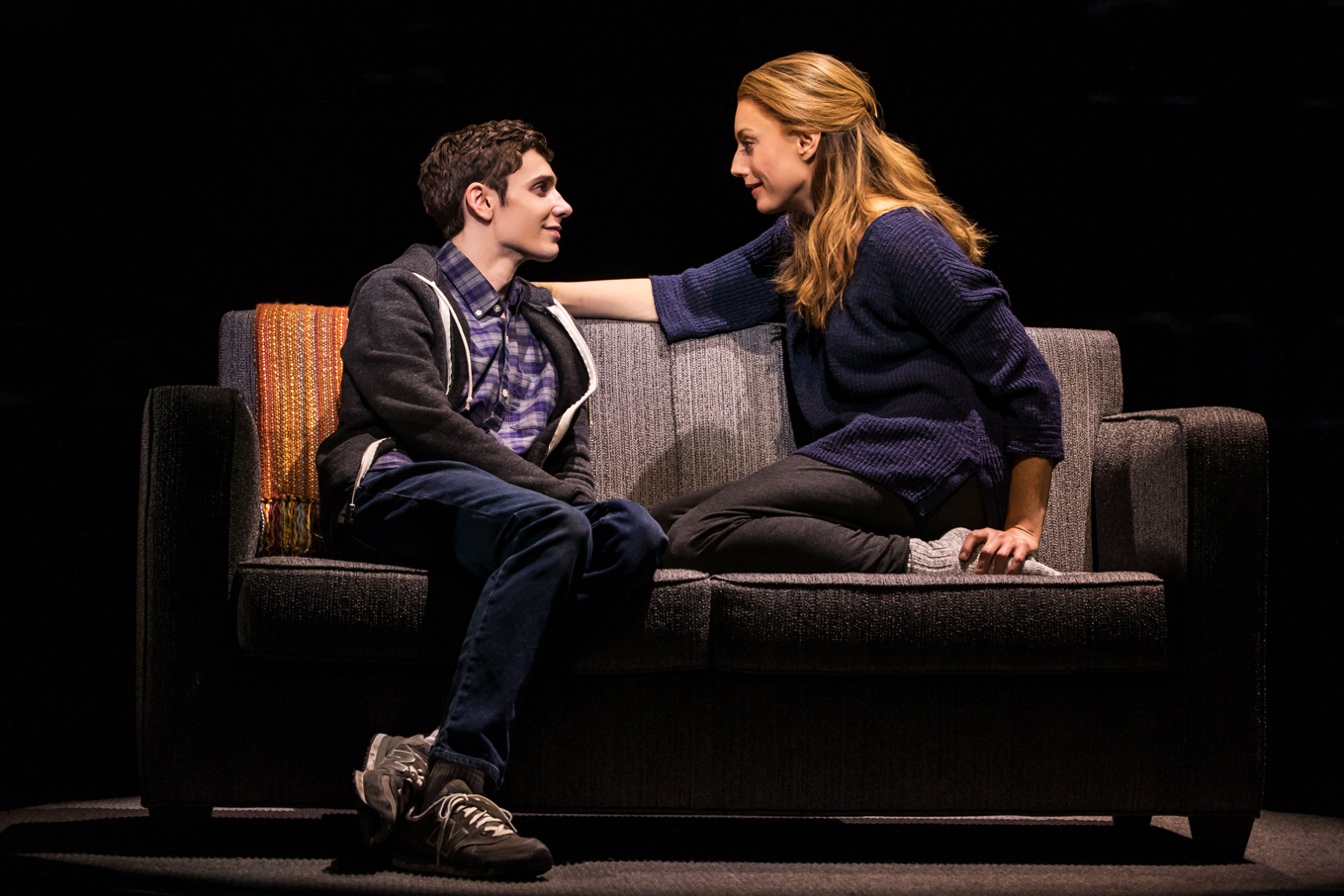 http://www.laobserved.com/intell/assets/Dear_Evan_Hansen._Photo_by_Matthew_Murphy._2018.jpg