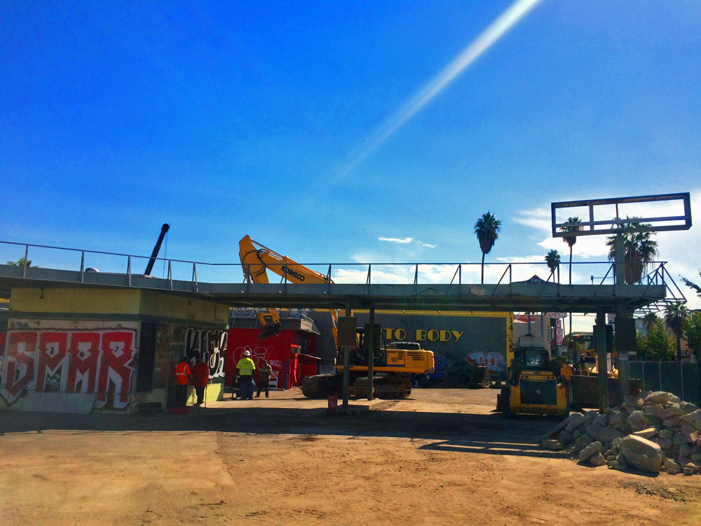 http://www.laobserved.com/intell/assets/James-Dean-gas-station-030.jpg