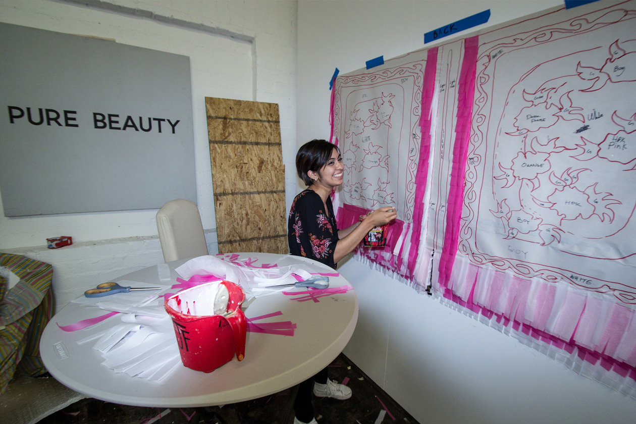 http://www.laobserved.com/intell/assets/Jessica-Vanessa-Alvarez-pinata.jpg