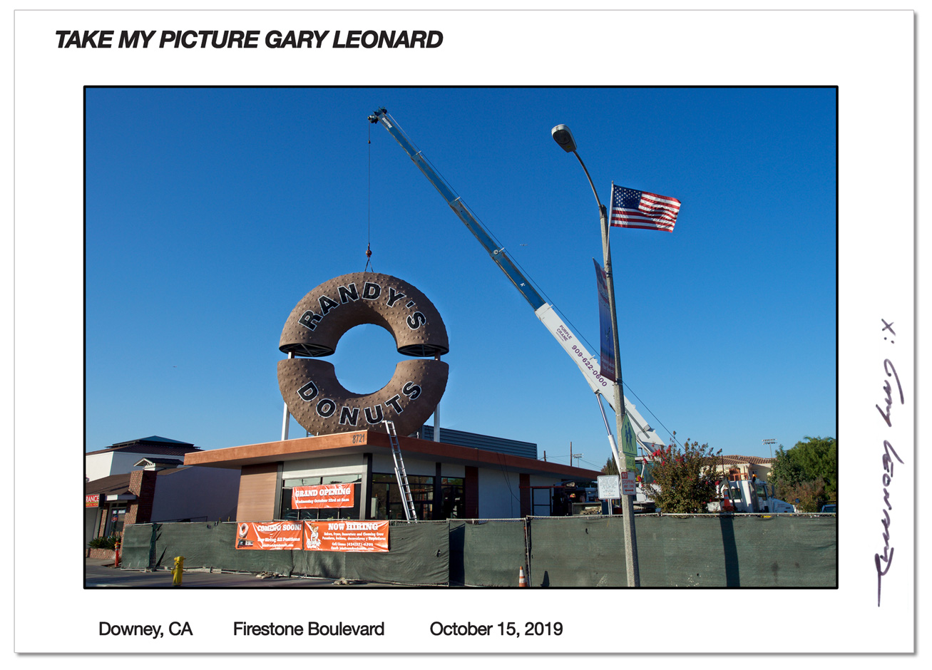 http://www.laobserved.com/intell/assets/LAO__Randy%27sDonuts.jpg