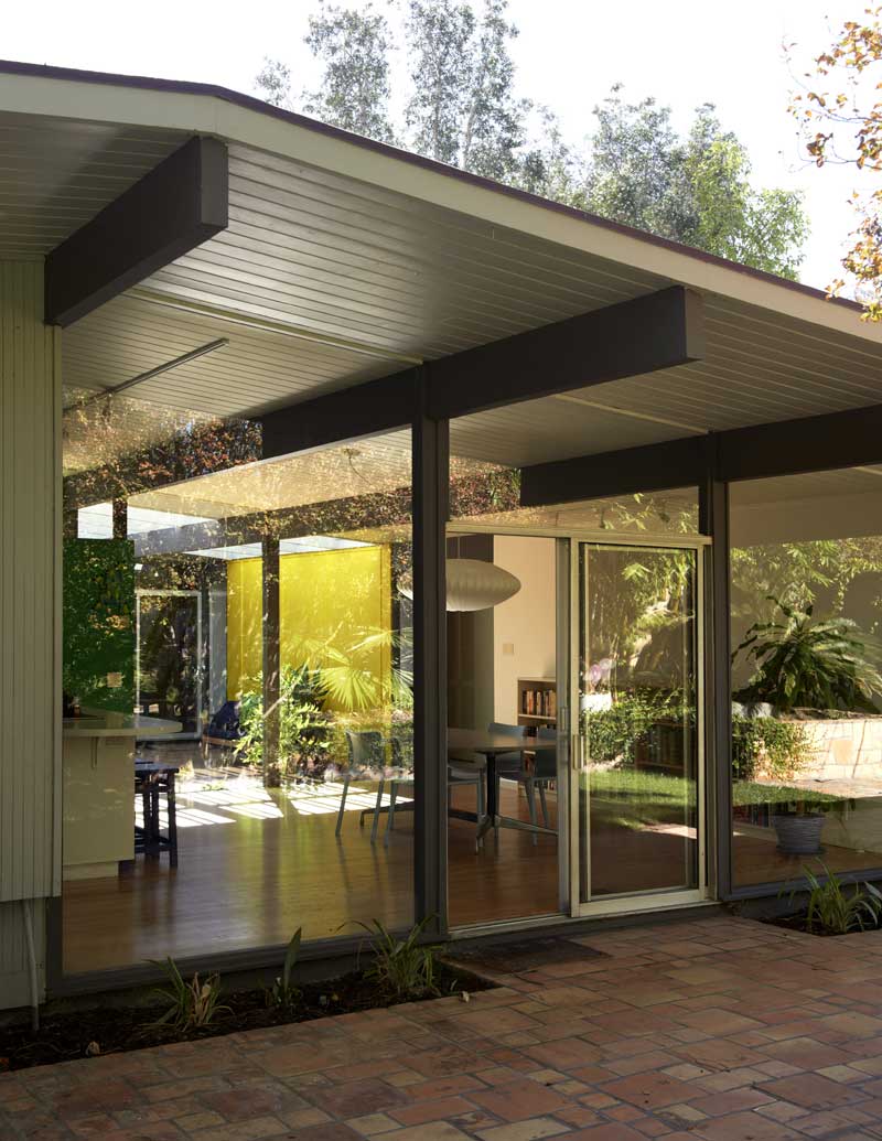 http://www.laobserved.com/intell/assets/aqj-Fairhaven-Tract-Eichler.jpg