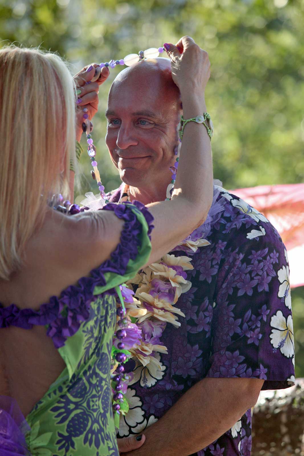 http://www.laobserved.com/intell/assets/bruce-lisker-lei-iris.jpg