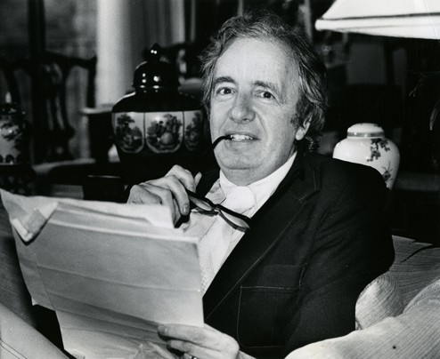 http://www.laobserved.com/intell/assets/charles-higham-washpost81.jpg