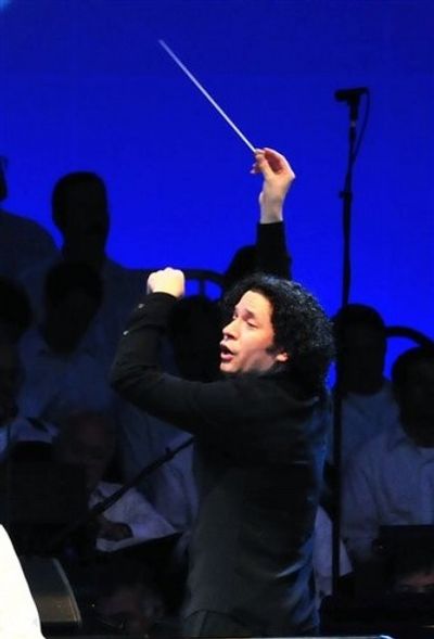 http://www.laobserved.com/intell/assets/dudamel-turandot.jpg
