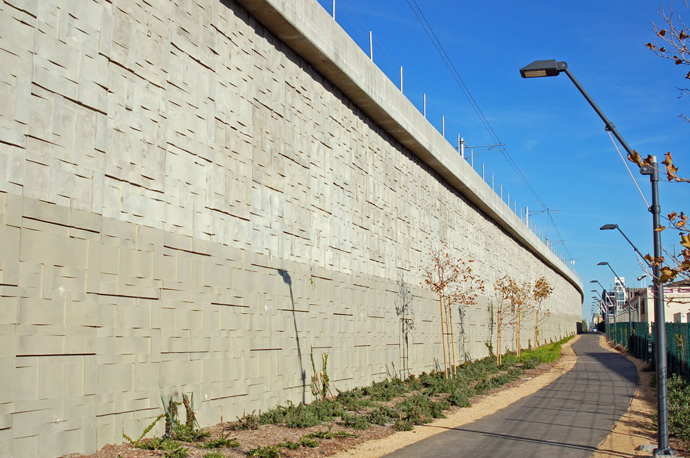 http://www.laobserved.com/intell/assets/expo-line-cc-wall.jpg