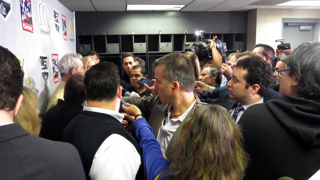 http://www.laobserved.com/intell/assets/hockey-media-banner-game.jpg