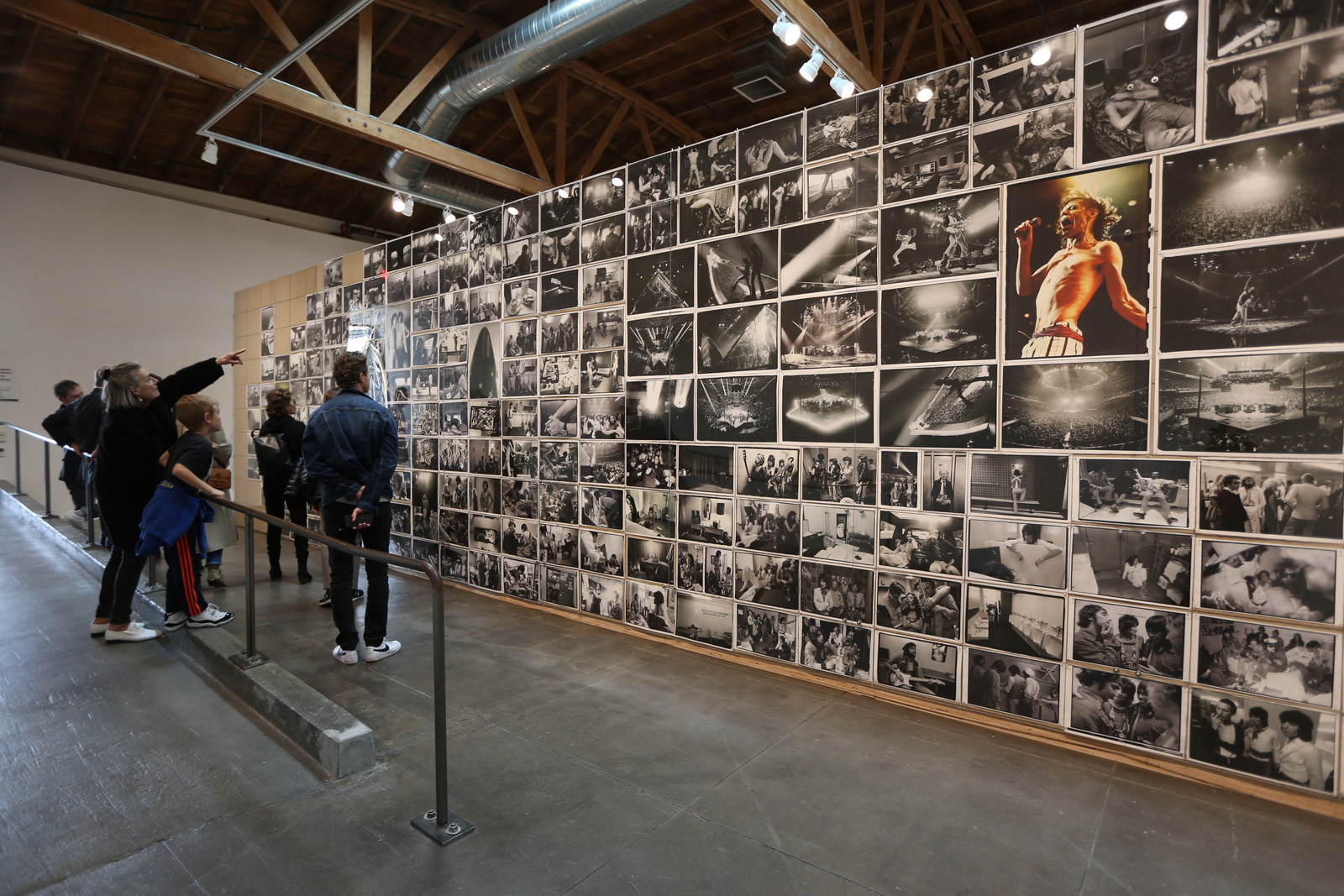 http://www.laobserved.com/intell/assets/leibovitz-jagger-iris-schneider.jpg