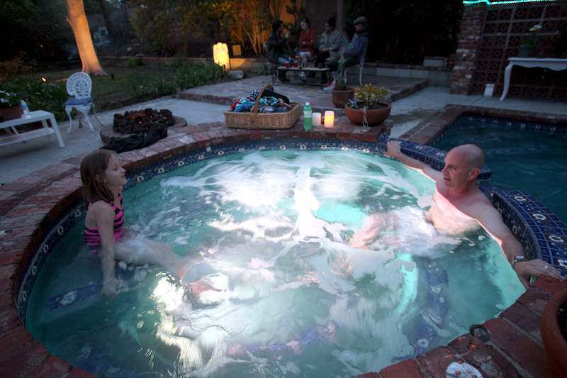 http://www.laobserved.com/intell/assets/lisker-in-hottub.jpg