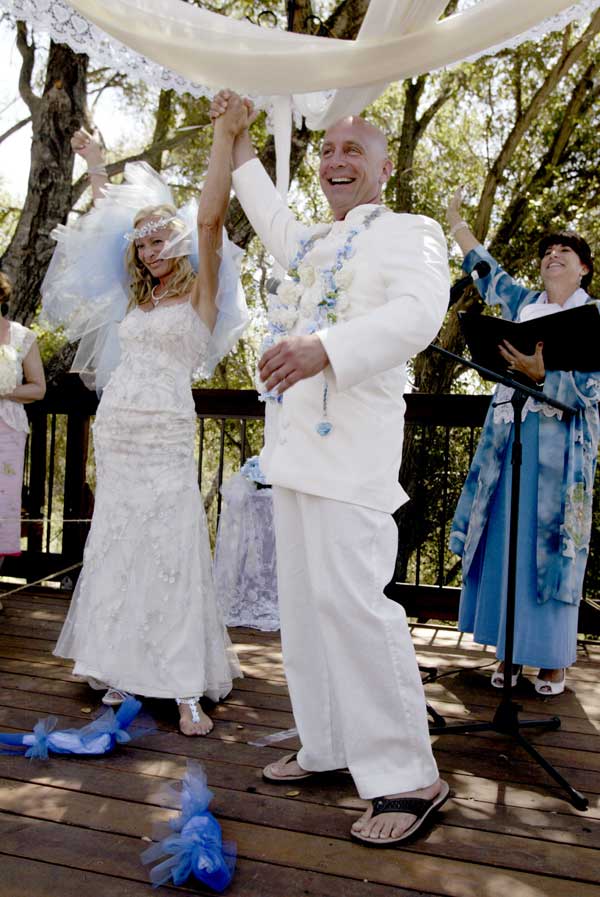 http://www.laobserved.com/intell/assets/lisker-wedding-dance.jpg