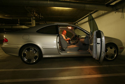 http://www.laobserved.com/intell/assets/liskerincar.jpg
