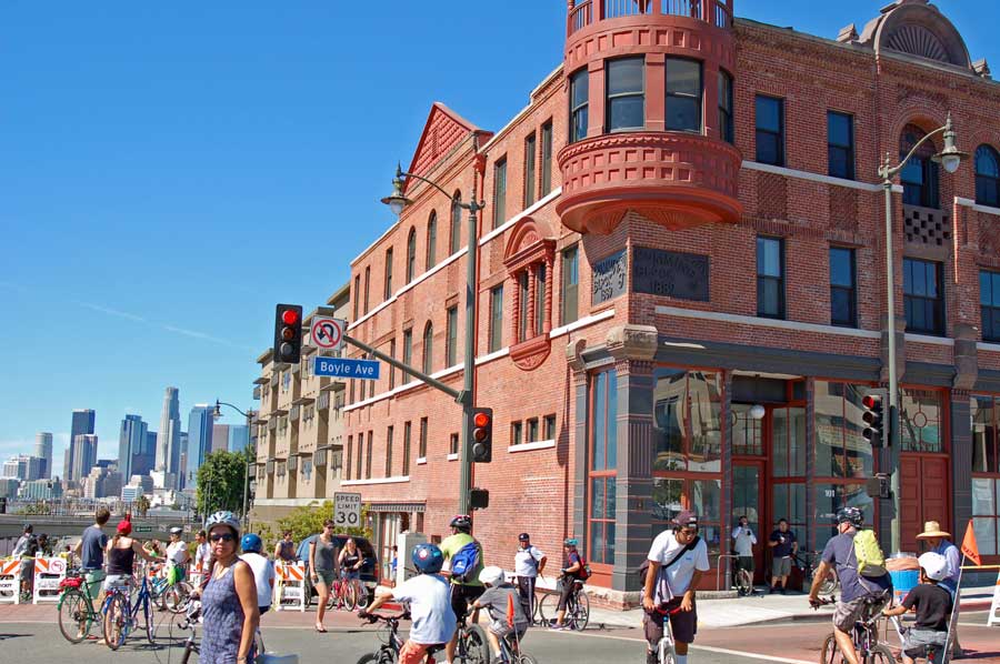 http://www.laobserved.com/intell/assets/mariachi-plaza-hotel-view.jpg