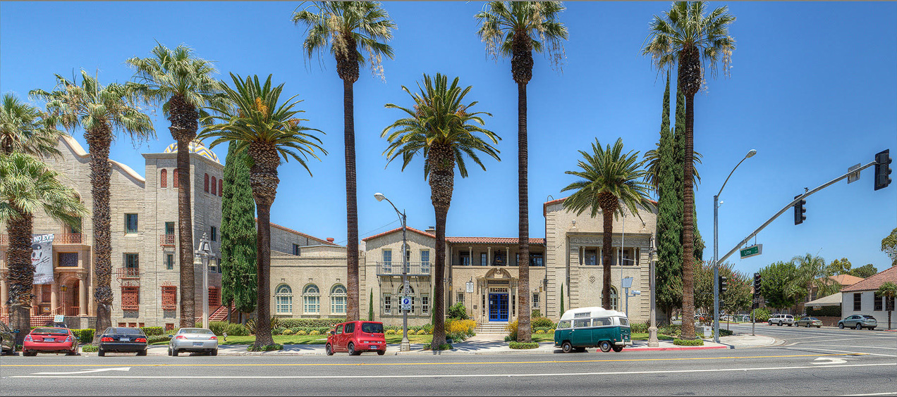 http://www.laobserved.com/intell/assets/riverside-art-museum.jpg