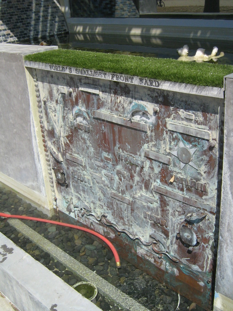http://www.laobserved.com/intell/assets/smallest%20front%20yard.jpg
