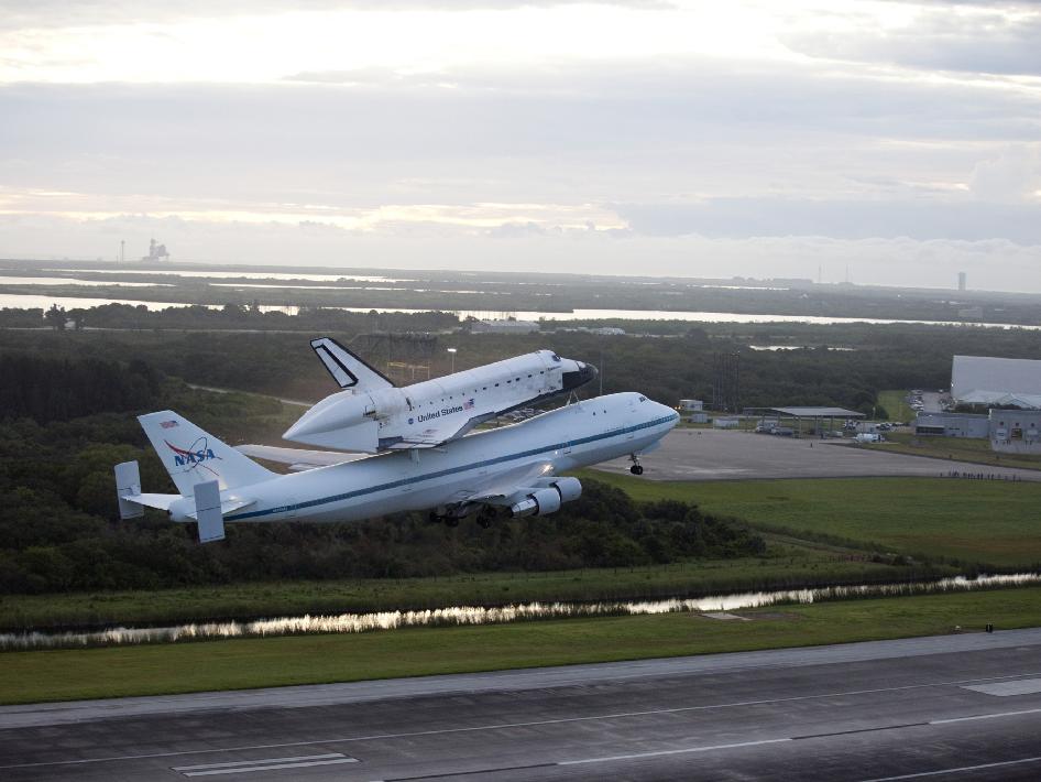 http://www.laobserved.com/manage/assets/endeavour-takeoff-91912.jpg