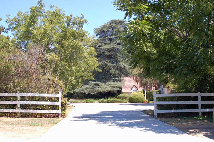 http://www.laobserved.com/manage/assets/sherwood-forest-home.jpg