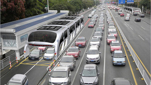 straddle-bus.jpg